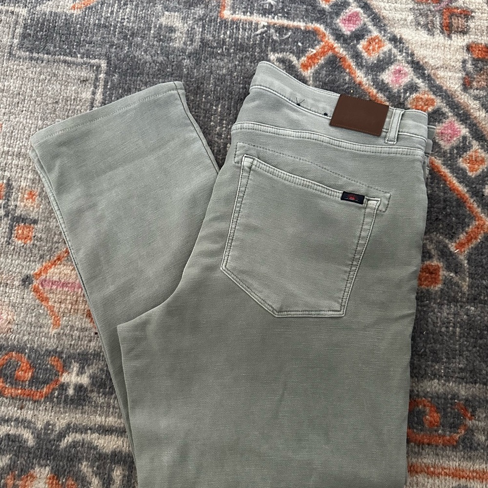 NWOT Faherty Men's Light Gray Straight Jeans